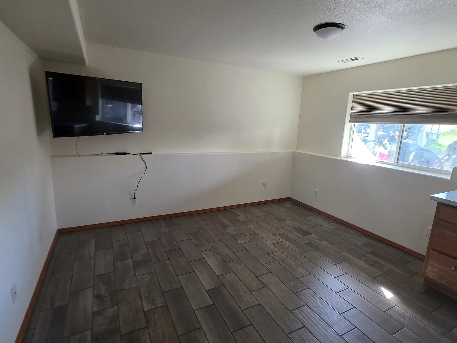 2 bed, 950 sqft, $1,400 — Photo 3