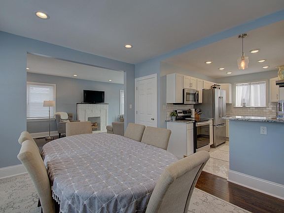 2nd image of 3636 Tamarack Ave