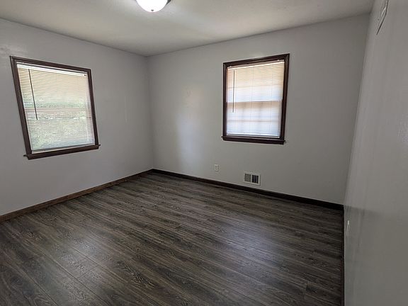 3rd image of 808 NW 15th St #808