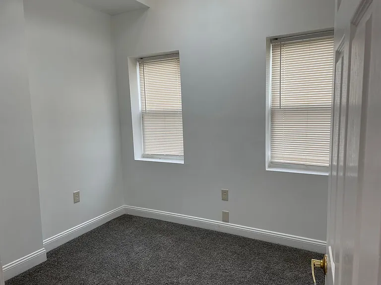 864 Carroll St — Photo 15