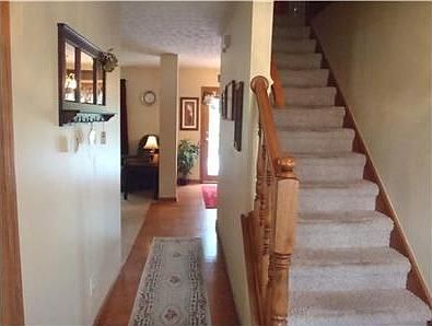4th image of 912 Eagle Brook Dr