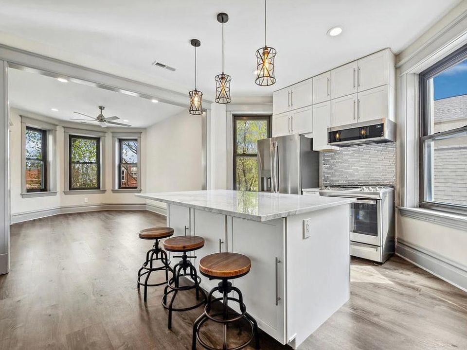 1st image of 914 N Winchester Ave #3