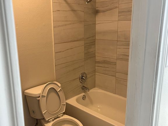 4th image of 8721 Hawthorne St