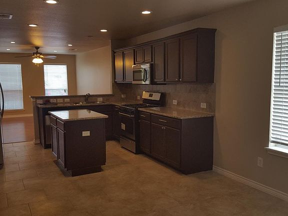 3rd image of 205 Yucca House Dr