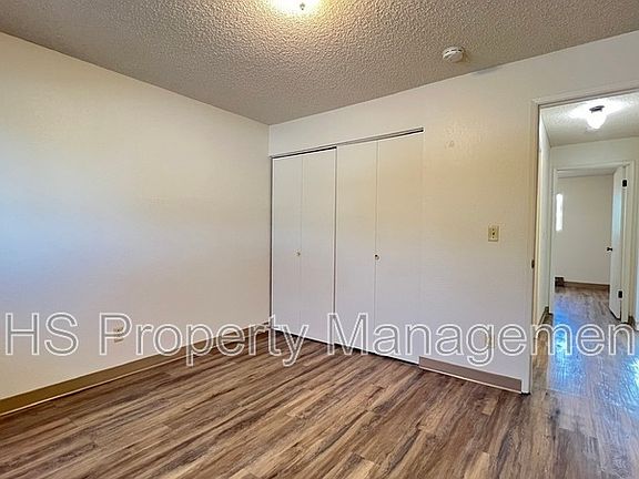 5th image of 1913 Hoxie Ave APT D