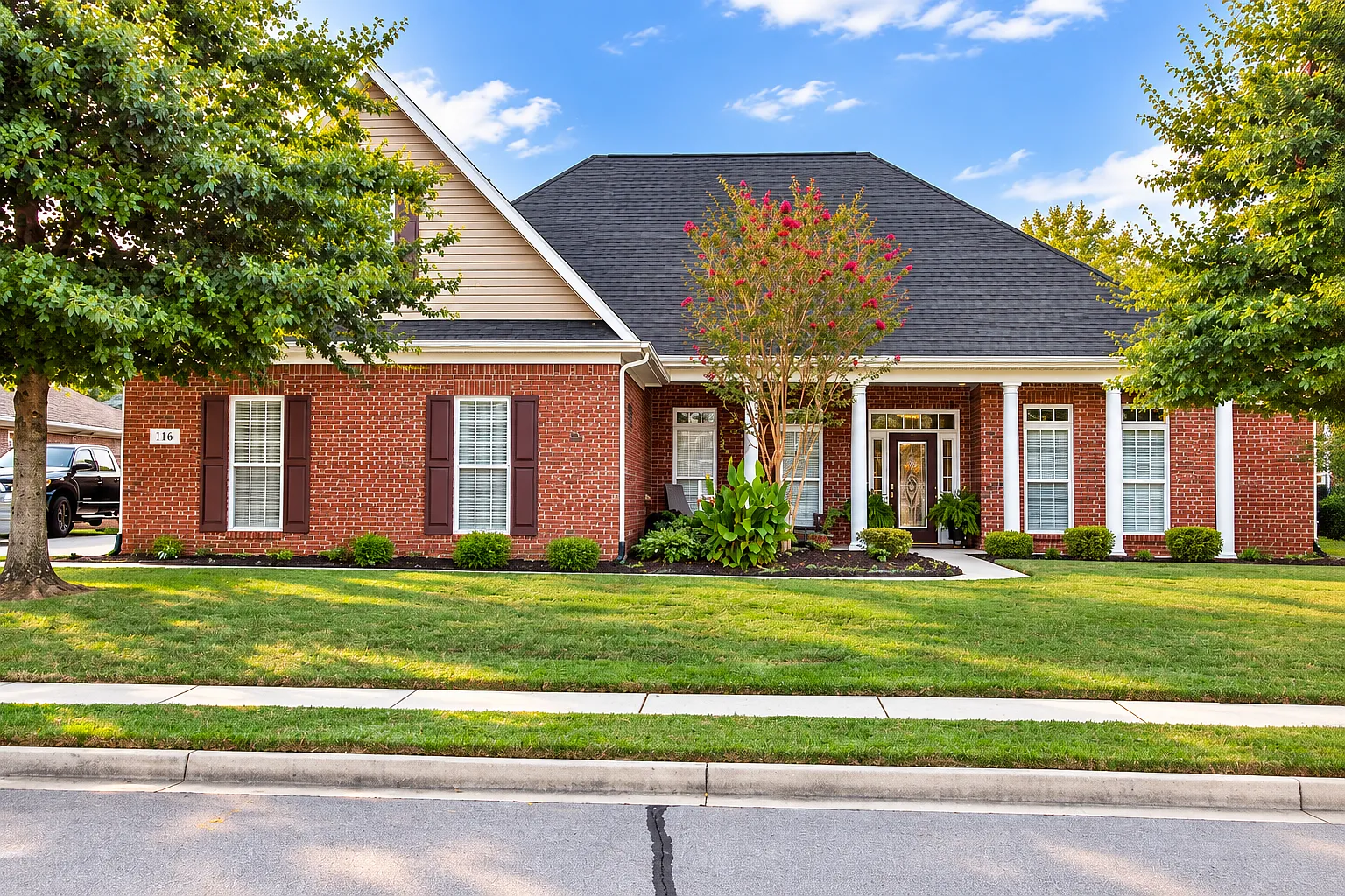 4 bed, 4.5 bath, 4200 sqft, $3,800 — Photo 1