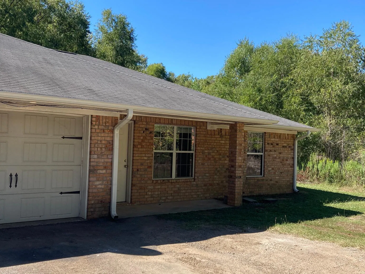 3 bed, 1200 sqft, $1,575 — Photo 1