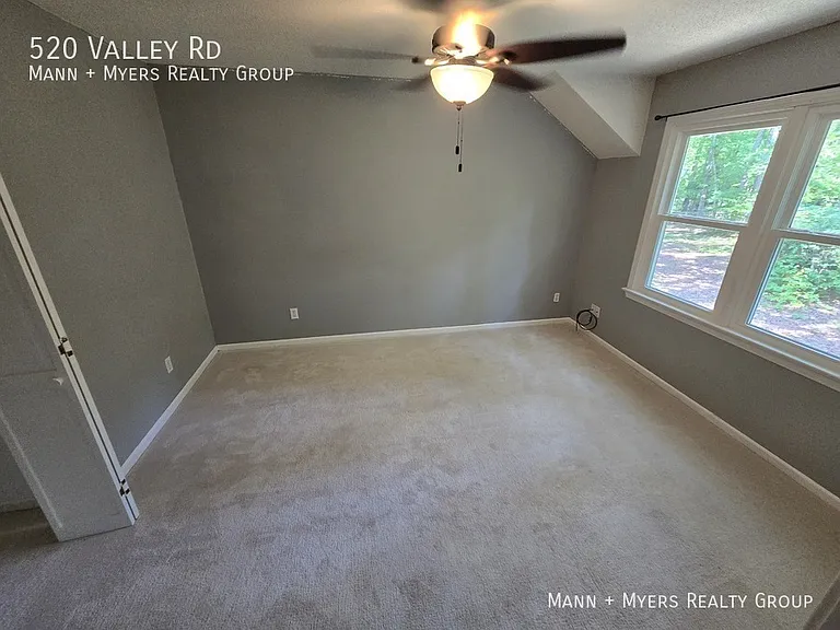 520 Valley Rd — Photo 27