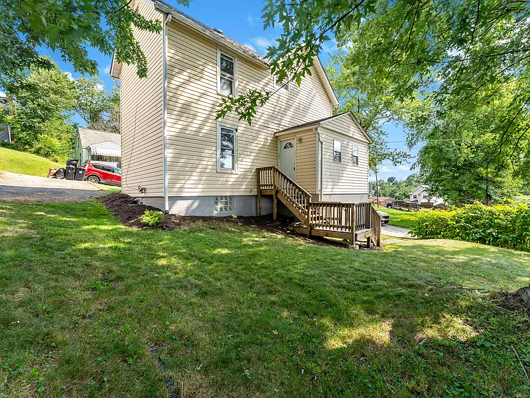 219 Douglas Ave — Photo 33