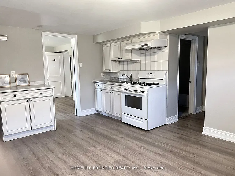 63 Lockerbie Ave #C — Photo 10