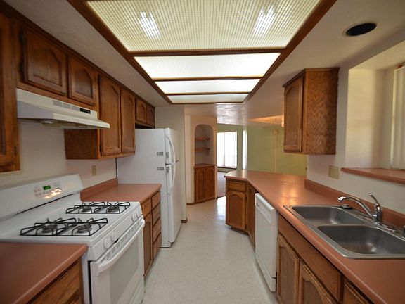 5th image of 7425 Lynwood Dr NW