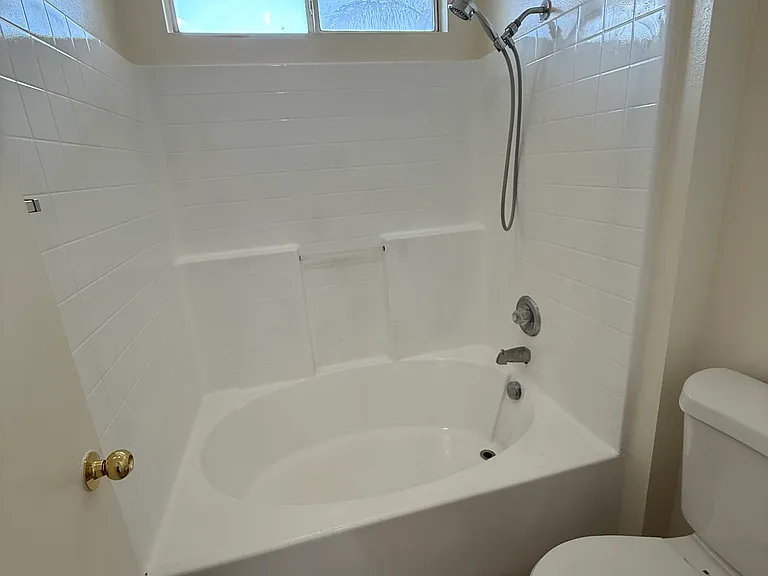 937 Oregon Trl — Photo 11