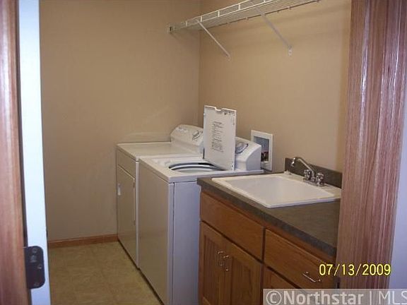 5th image of 927 45th Ave NE