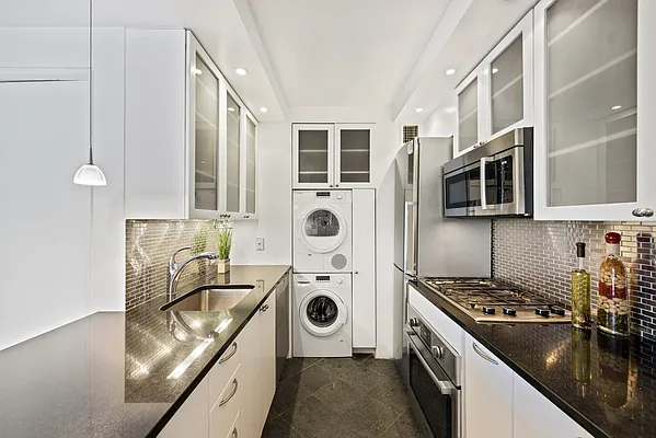 Sold by Nest Seekers International | media 20