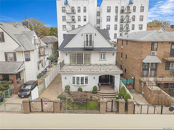 3rd image of 43 Bay 25 St