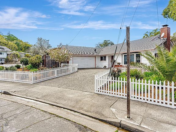 3rd image of 1 Sunnyhill Road
