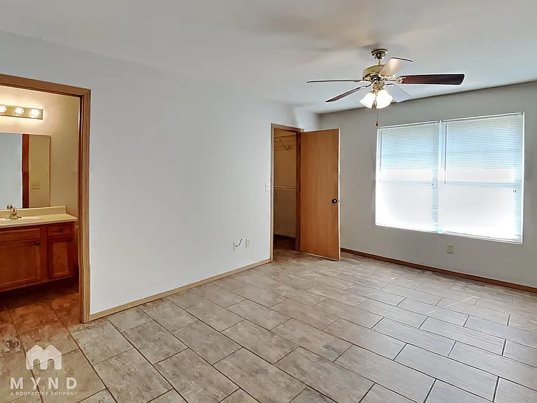 1130 S Clifton Ave — Photo 6