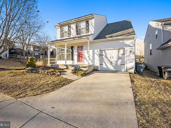3rd image of 112 Coldbrooke Ln