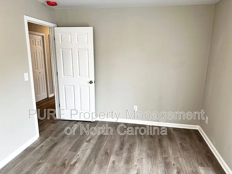 213 Irma Ave — Photo 24