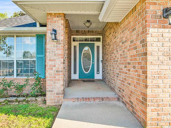 4th image of 28408 Chateau Dr