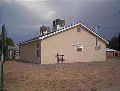 4th image of 220 Bernard Ave