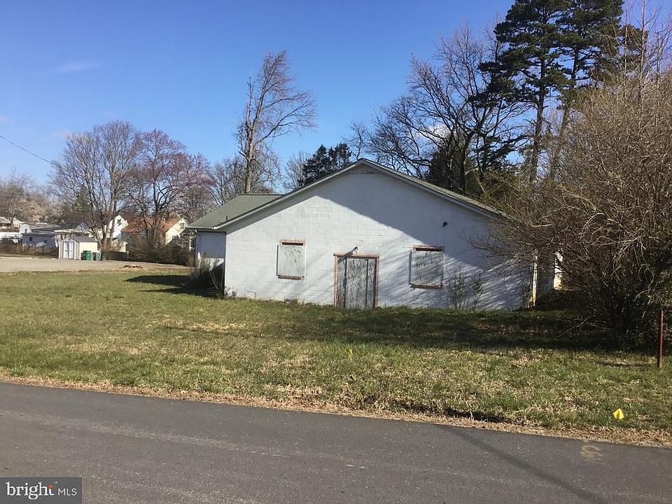 2nd image of 120 Mosby St