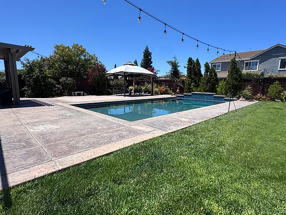 5th image of 2055 Huntington Ct