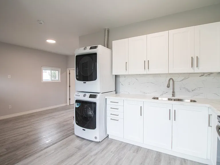 7 Sherwood Forest Trl — Photo 3