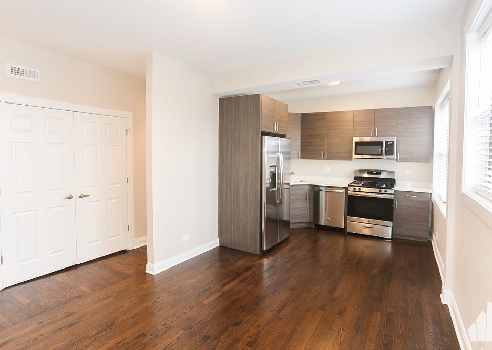 1st image of 2228 N Sawyer Ave #1