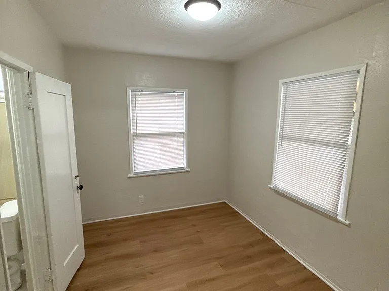 946 E Nocta St — Photo 8
