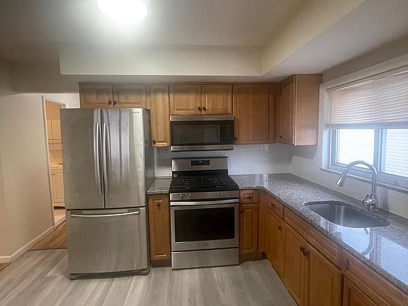 3rd image of 75 Arthur Ave Floor 2