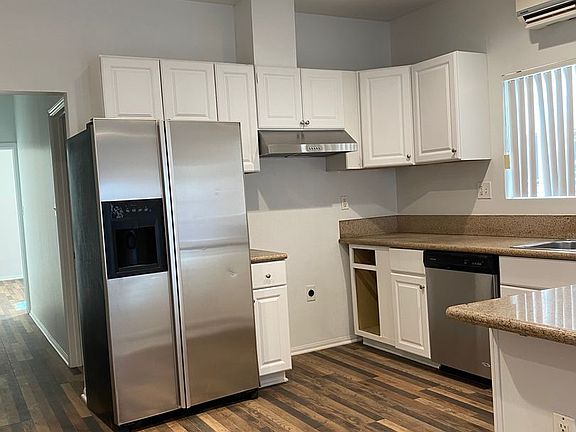 2nd image of 2625 2627 1/2 Wellington Rd #2625