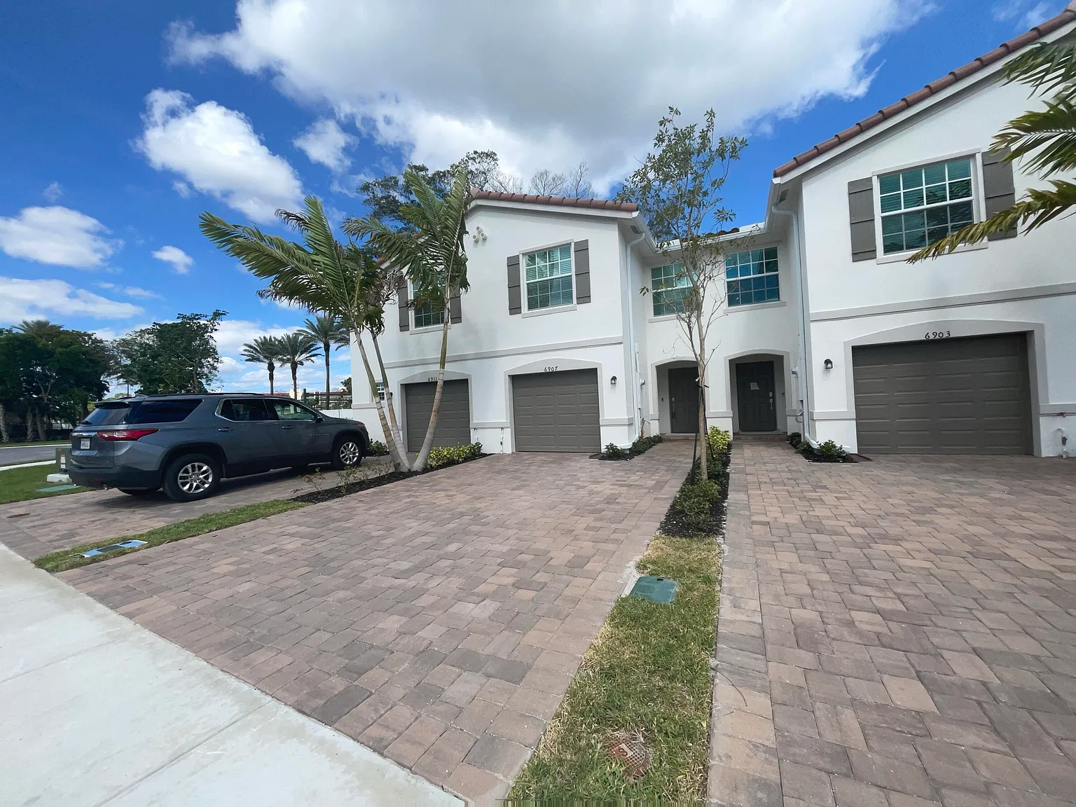3 bed, 2.5 bath, 1568 sqft, $2,950 — Photo 1