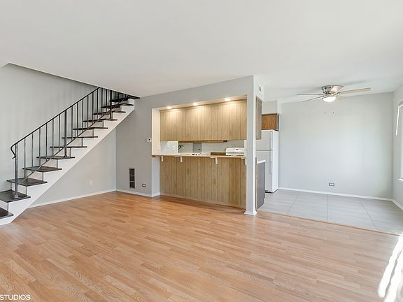 2nd image of 1311 Cove Dr #211-C