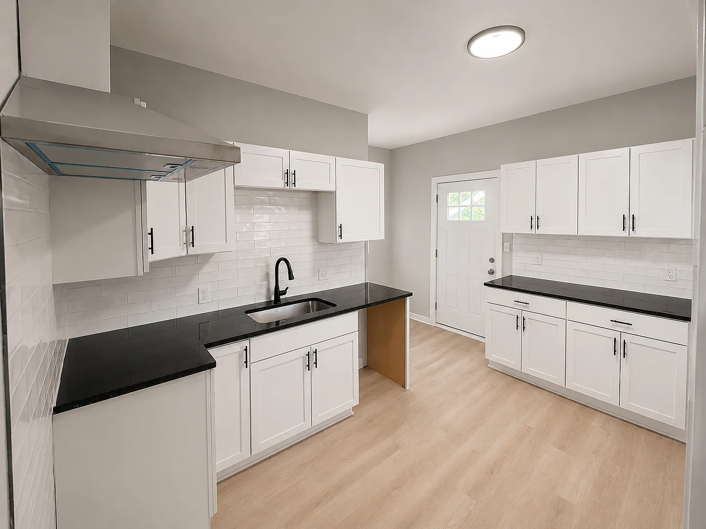 4 bed, 2.5 bath, 2100 sqft, $2,800 — Photo 3