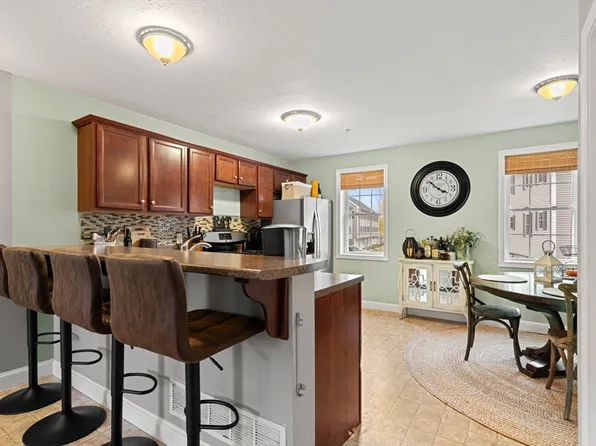 80 Rogers St Unit 304, Lowell, MA 01852