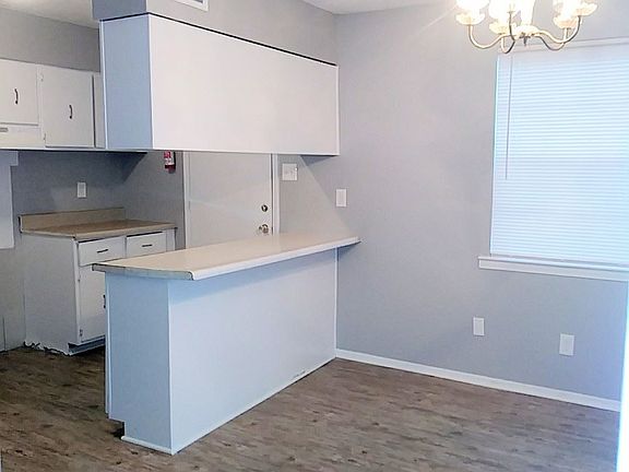 3rd image of 3430 Austinwood Dr