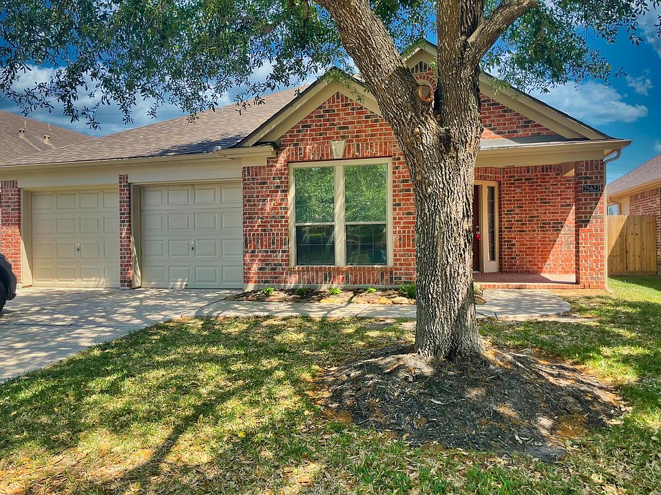 1st image of 25623 Oakstone Park Dr