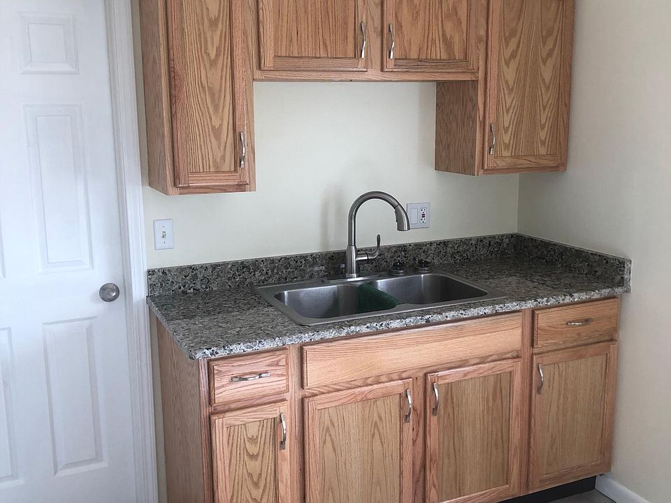 2nd image of 907 Grant St