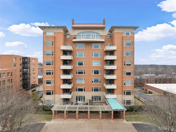 800 S Hanley Rd APT 2D, Saint Louis, MO 63105