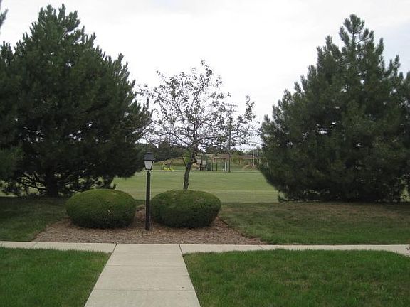 3rd image of 1272 Village Centre Dr Unit 5
