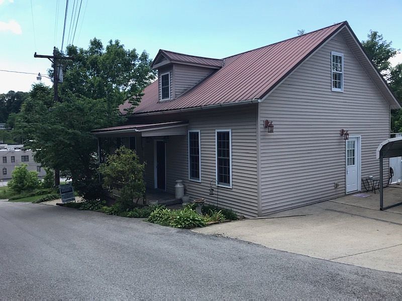 1st image of 223 E Main Cross St