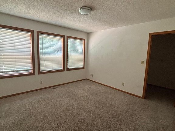 4th image of 1054 Pacific St