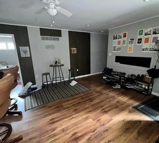 411 S Walnut St #4 — Photo 4