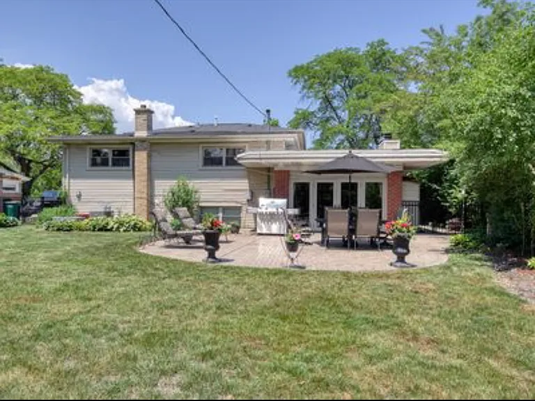 2945 Hartzell St — Photo 17
