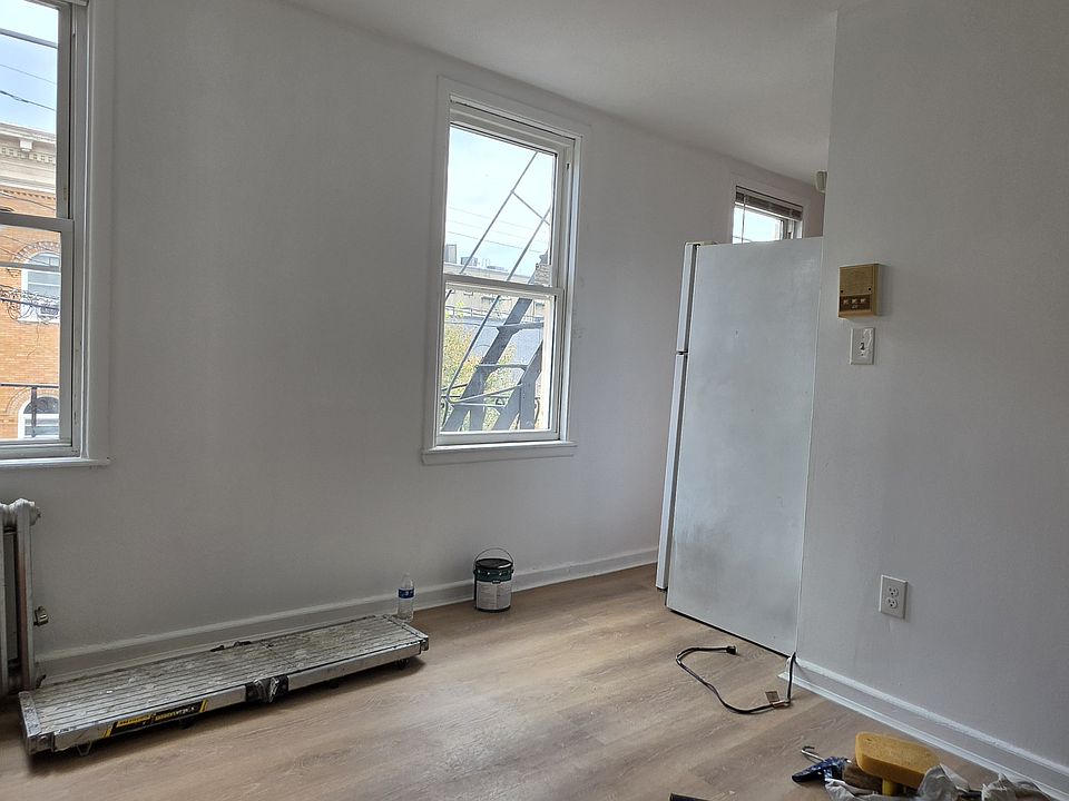 2nd image of 312 3rd St APT 2F