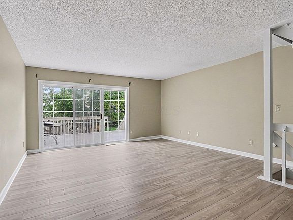 4th image of 2517 Hyacinth Ln #56D