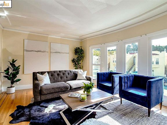 3rd image of 422 Munich St