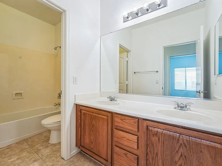 1268 E Birdland Dr — Photo 17