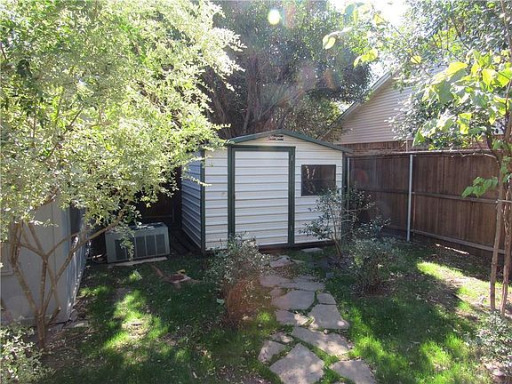 4th image of 4223 Buckthorn St